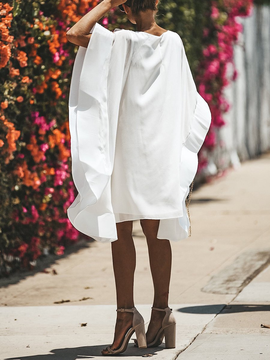 Elegant crew neck flared sleeve dress
